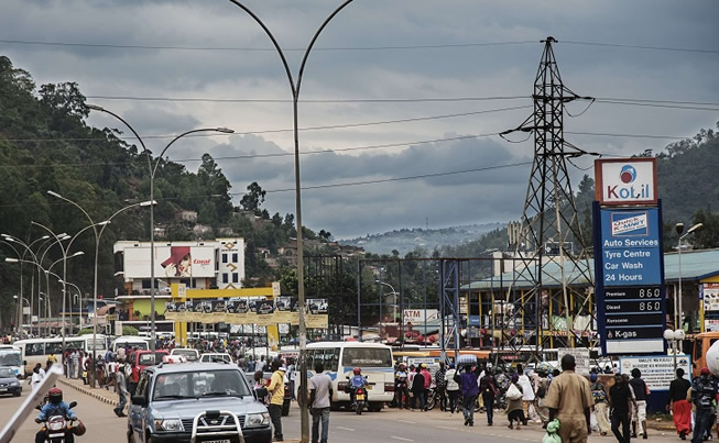 what to avoid on a uganda safari