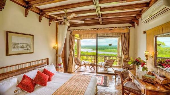 | Uganda Gorilla Tour Paara safari lodge