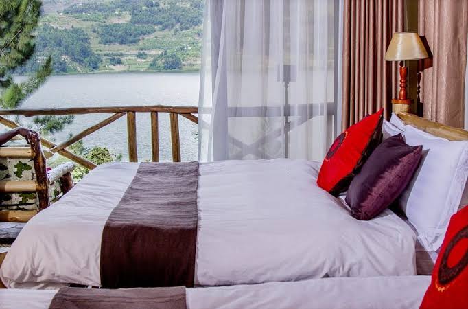 Lake Mulehe safari lodge